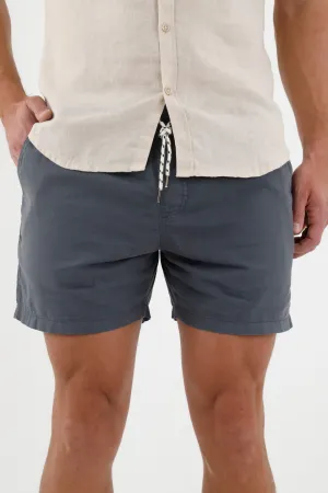 Bermuda azul con bolsillos laterales para hombre