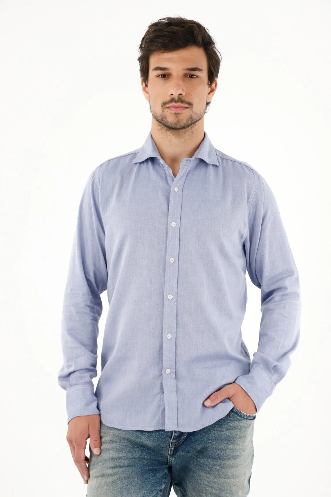 Camisa azul con diseño preteñido manga larga para hombre