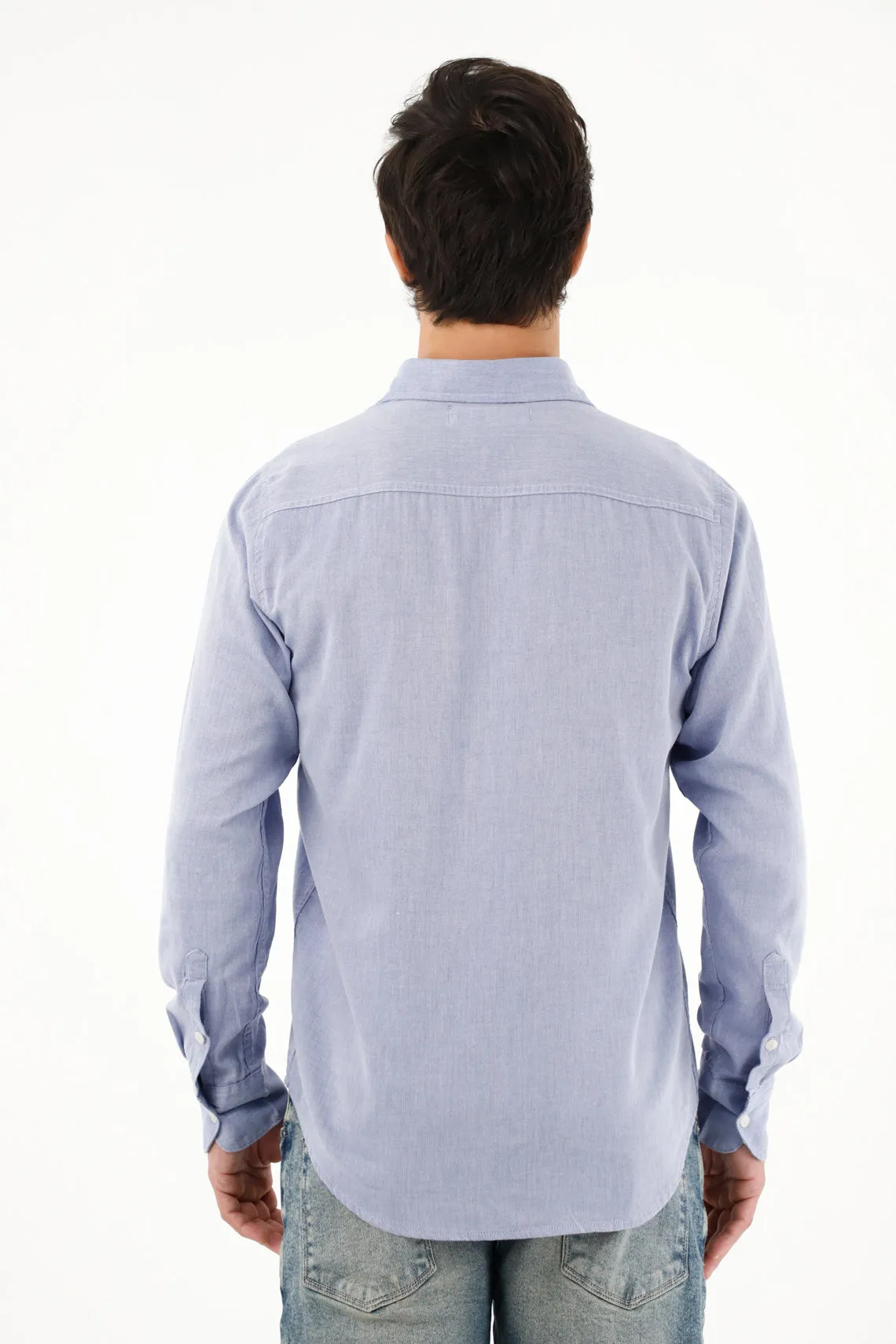 Camisa azul con diseño preteñido manga larga para hombre