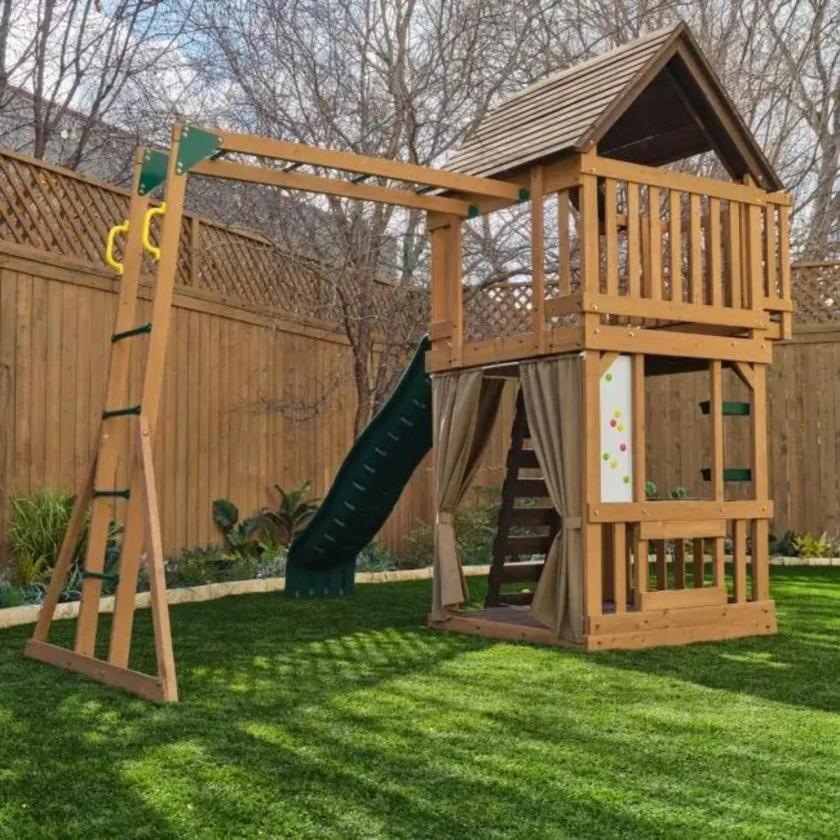 Hangout Club House Playset