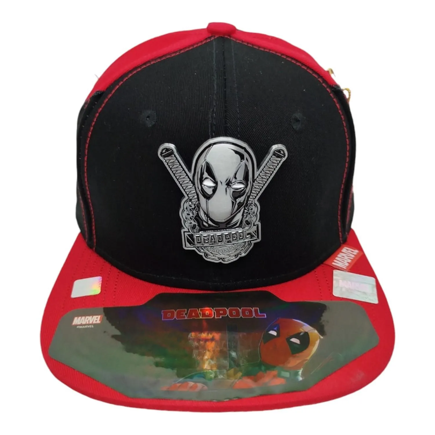 Kndit Caps Gorra Roja Con Negro Visera Roja Placa Plateada Mate Katana Cadenas Deadpool